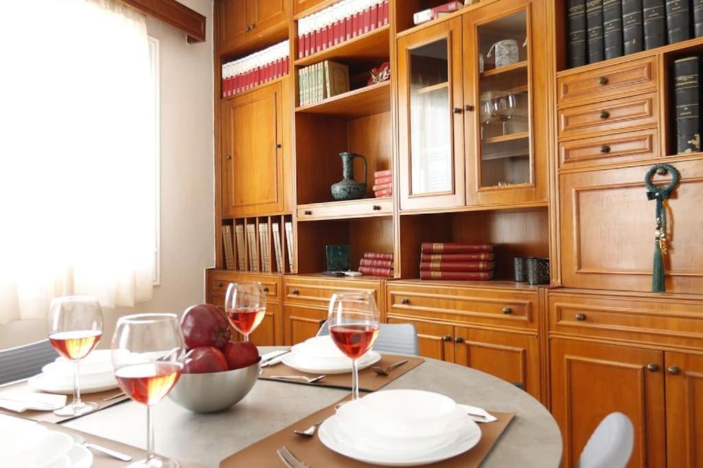 Central House In Plaka Атина Екстериор снимка