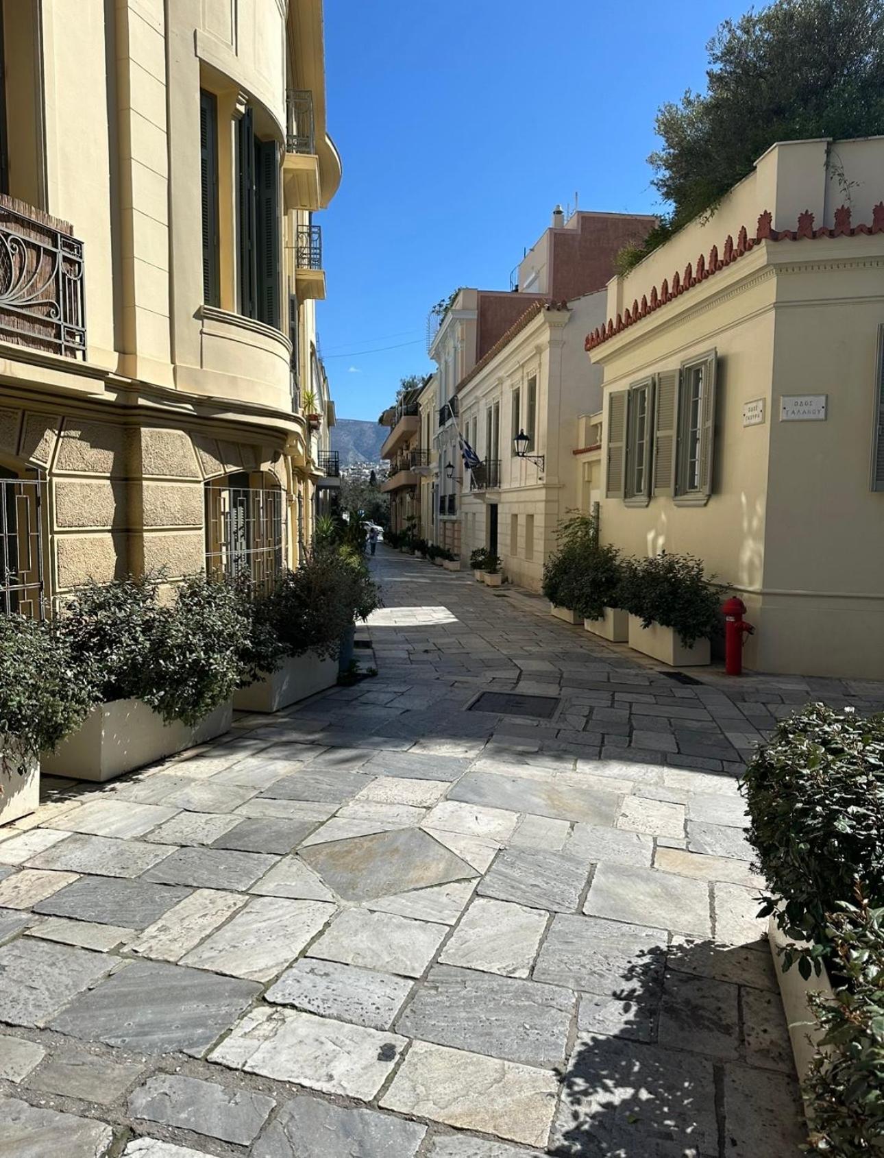 Central House In Plaka Атина Екстериор снимка