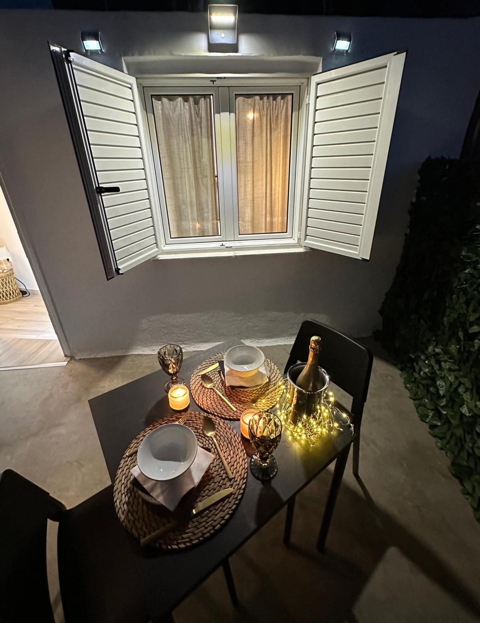 Central House In Plaka Атина Екстериор снимка